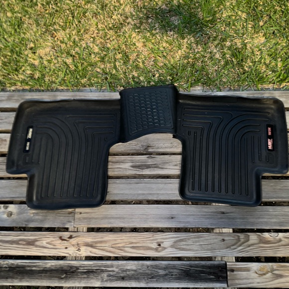 Husky Brand all weather rubber mats for 2018 Jeep Cherokee. In great condition - Picture 2 of 4